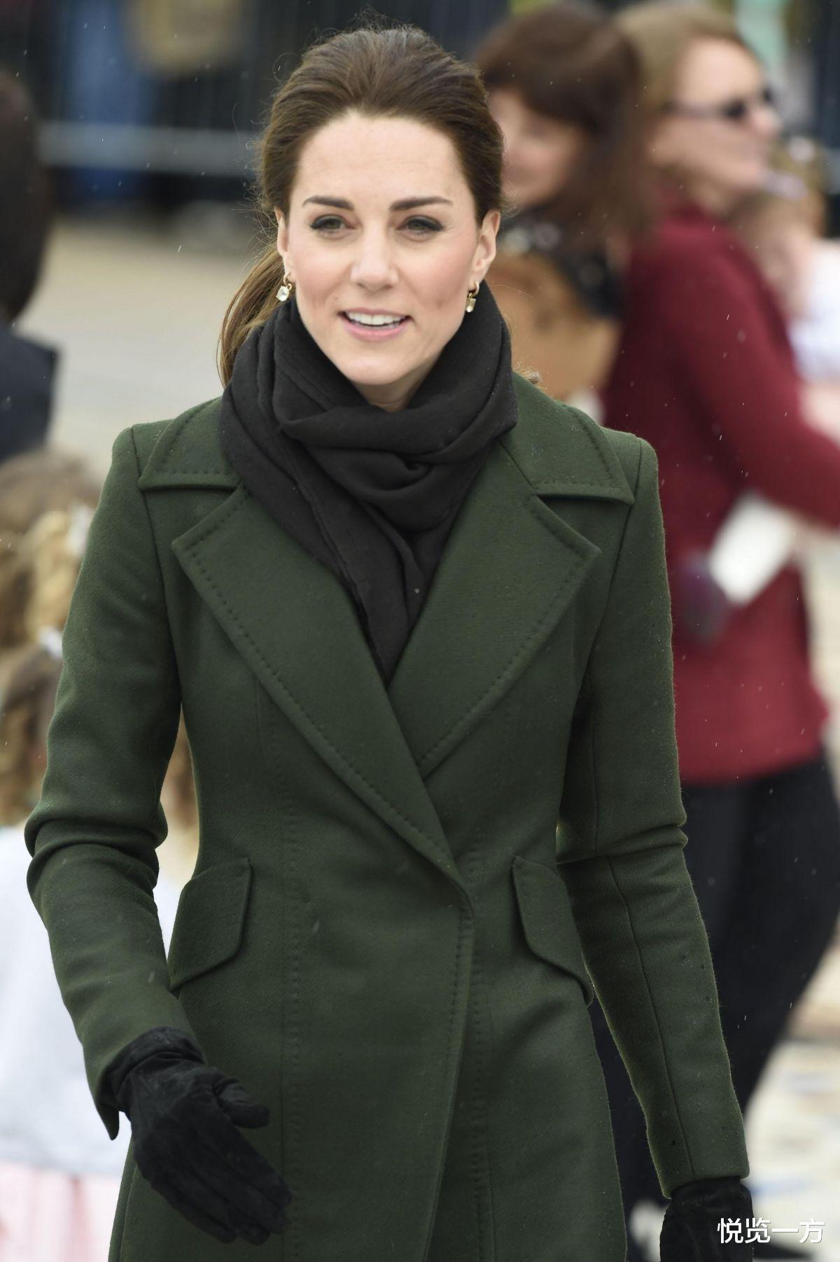 冬天围巾如何搭配？看凯特王妃围巾搭出温暖气场