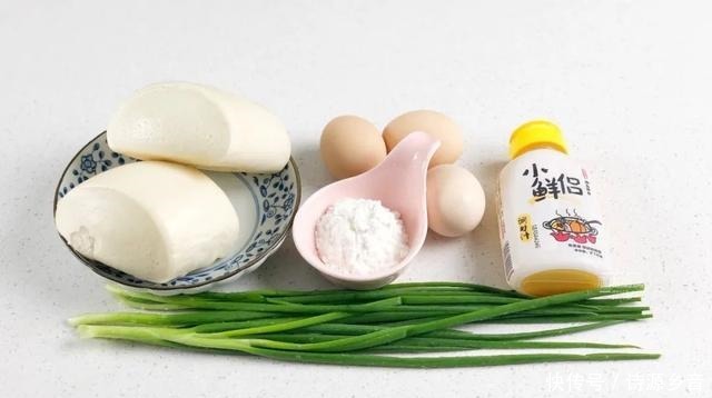  冰箱|冰箱里的剩馒头，换个花样做，外酥里嫩，个个金黄，简直好吃上天