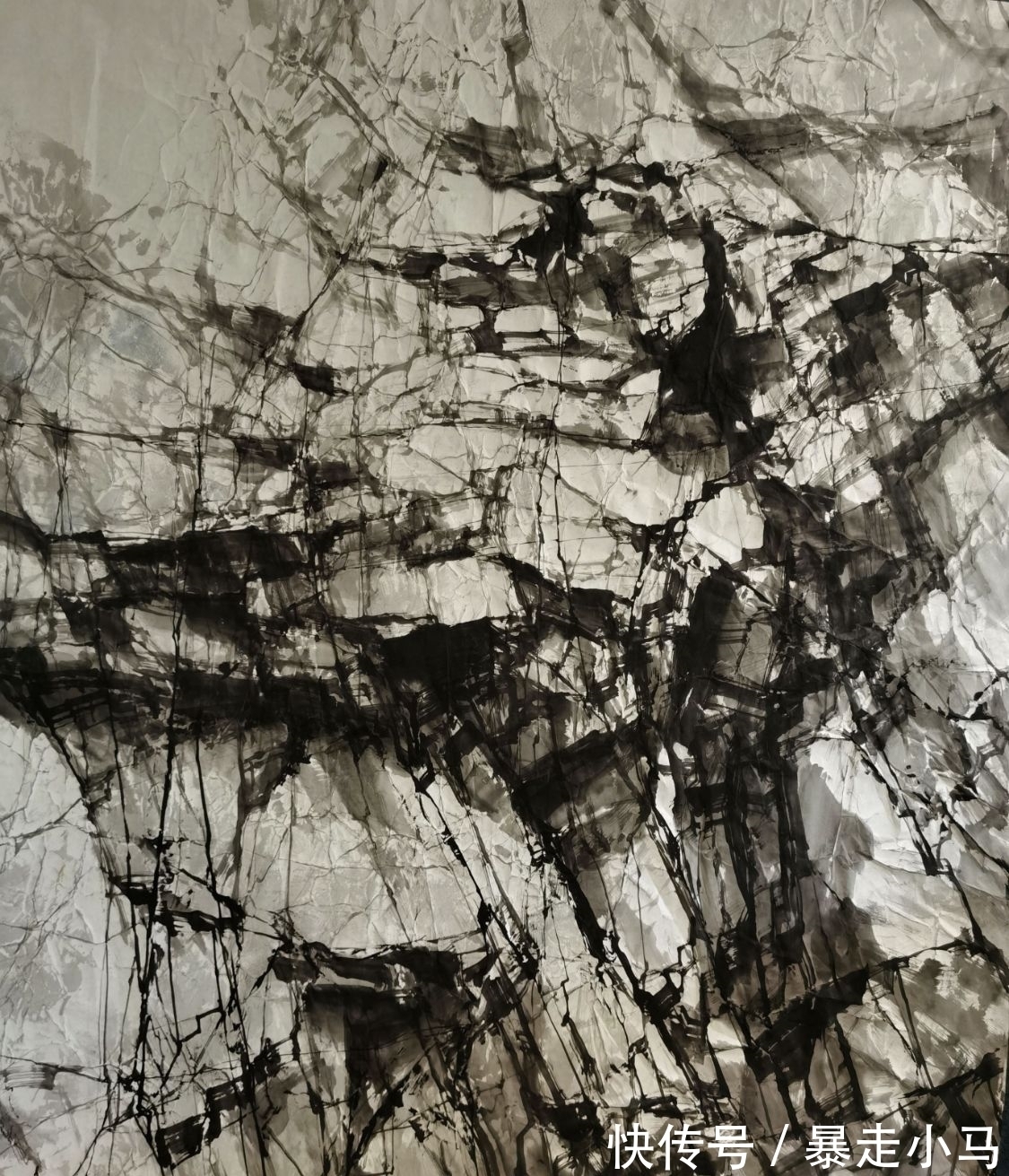 画法@赵寒翔不顾批评,搞国画创新,用涂鸦颠覆传统山石技法?