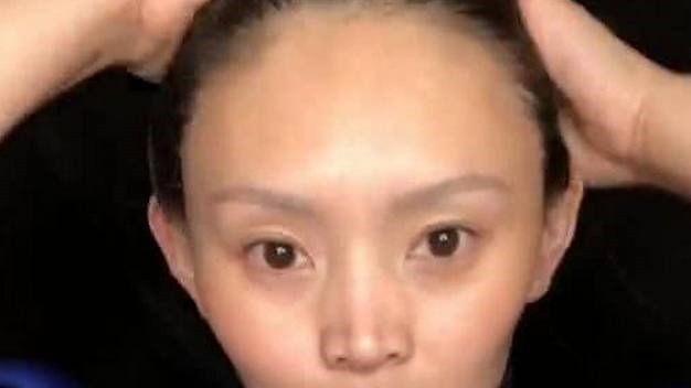 姑娘嫌自己像马云,没钱整容努力学习化妆,男人看后移不开眼