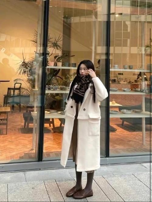 不懂大地色，最好不要乱穿！这些韩范儿十足配色穿搭，复古又温柔