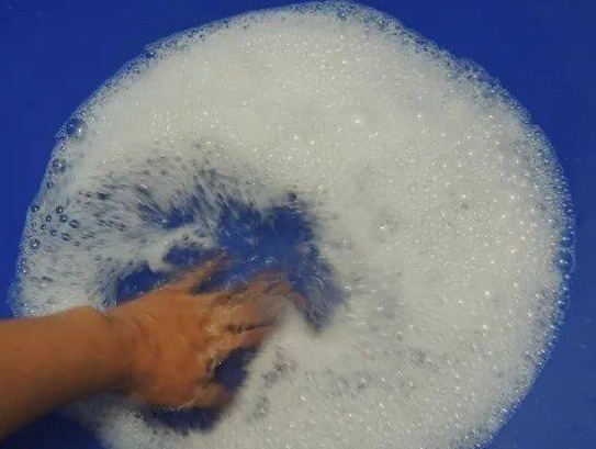 区别|“洗衣粉”和“洗衣液”有何区别看完就明白，以后洗衣别再乱用