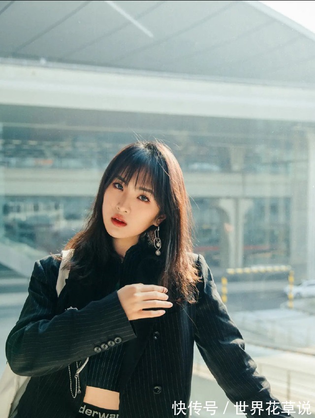 搭配 “华为小公主”姚安娜,进军娱乐圈,颜值挺高气质也不错!