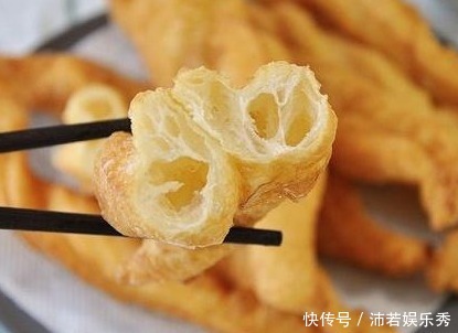 简单|想吃油条还去买教你在家自制油条,简单方便又卫生,2元钱做1锅