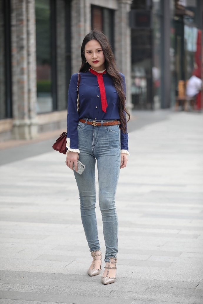 清纯|美女街拍:超级清纯的妹子,很小巧的一只,显得很精致,爱上她会是多么甜蜜