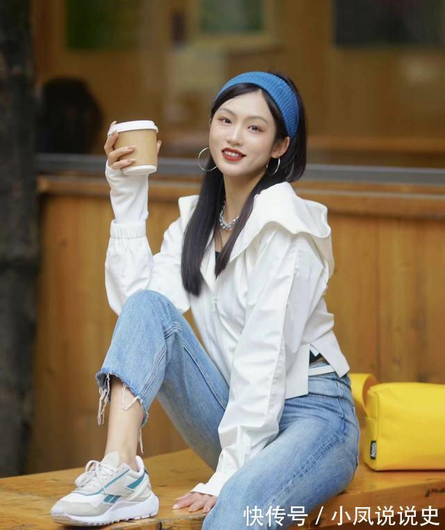 博主 健身学时尚博主温馨穿，时尚有技巧，发箍搭配的刚刚好