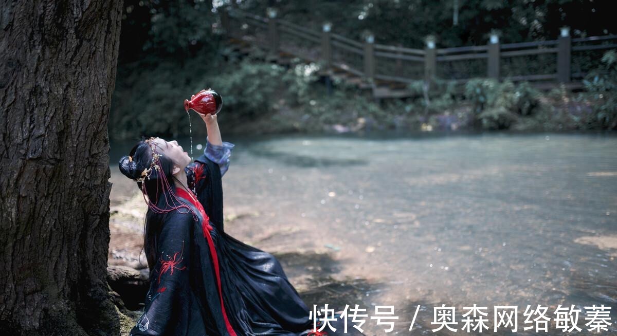 窗迥|一首经典的咏雨诗,全诗无一个雨字,却句句写雨,淅沥沥下了千年