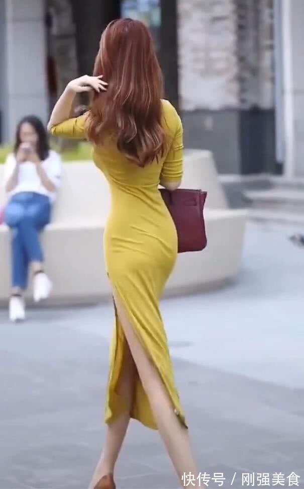 高级感|开叉裙造型很别致，这姐姐扑面而来的高级感！