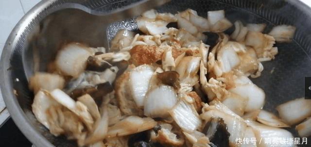 大白菜|大白菜怎么吃强烈推荐这种搭配,调味只需3样,好吃停不下筷!