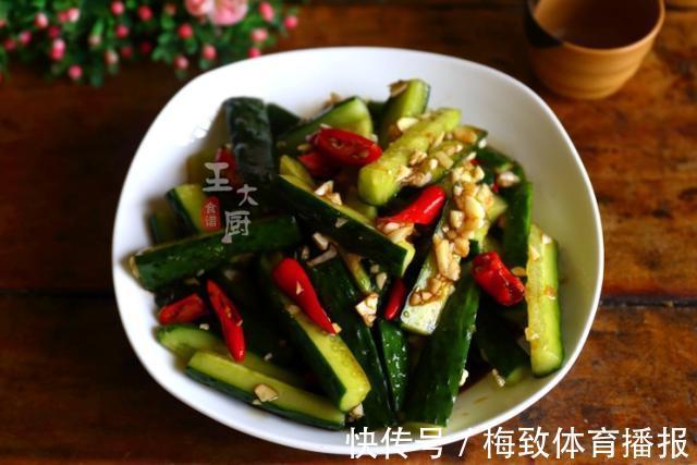 开胃|每天都离不开的开胃小菜,清脆爽口的腌黄瓜,喝粥是最合适的