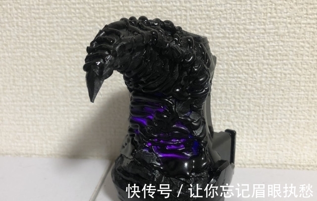 假面骑士:粉丝花10万改装变身器,网友吐槽浪费,两年后青铜变王者