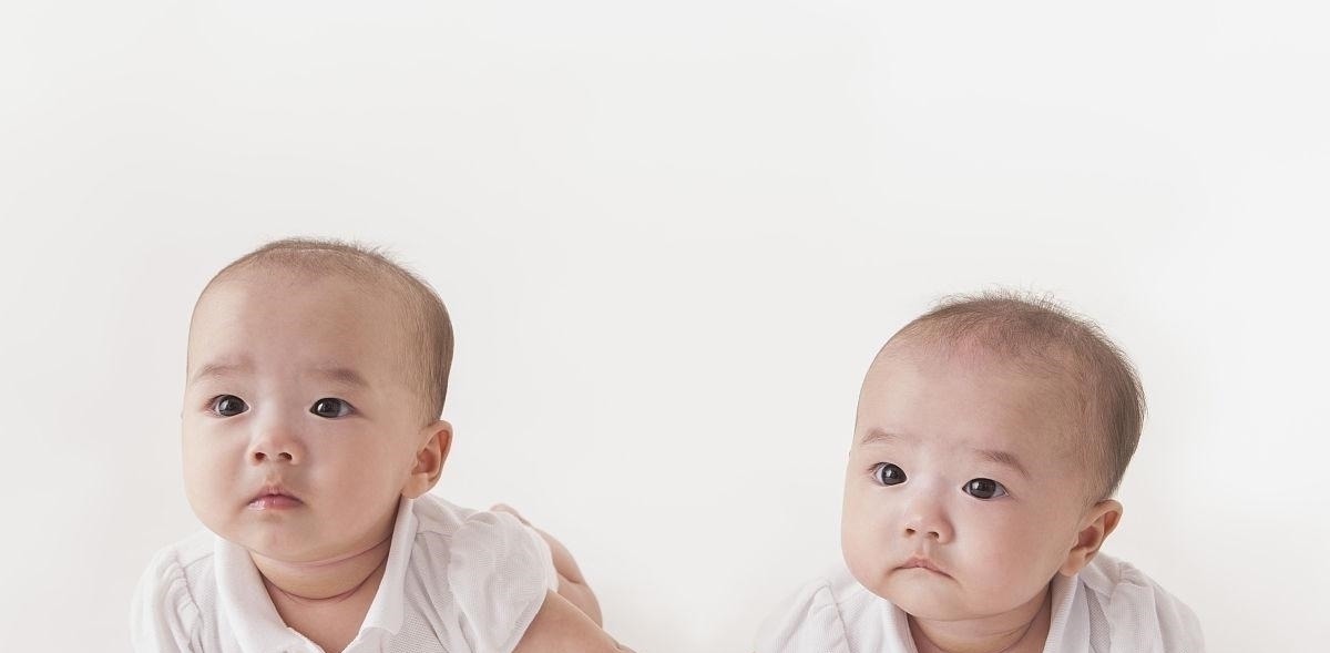 叔叔|女子生下双胞胎, 亲子鉴定是叔叔的DNA, 但孩子爸确是独生子