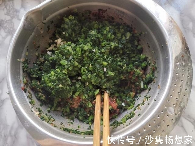 萝卜缨子|萝卜缨你知道怎么吃吗这样做一锅鲜美特好吃,网友节约不浪费