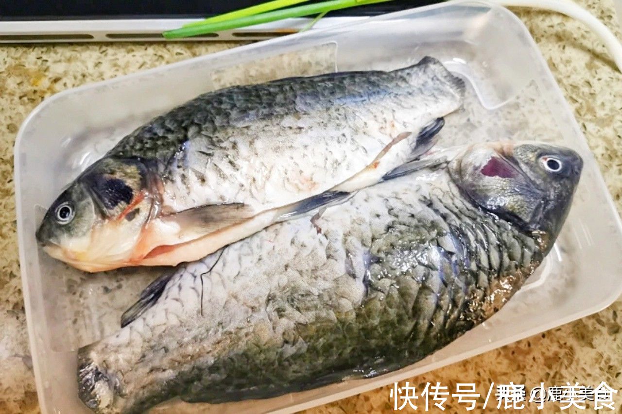 炖鱼汤|只要是炖鱼汤,千万别放“2种材料”,否则鱼汤味杂,鱼肉不鲜嫩