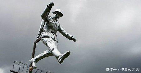 柏林墙|第一个翻越柏林墙的东德士兵舒曼的结局到底如何呢