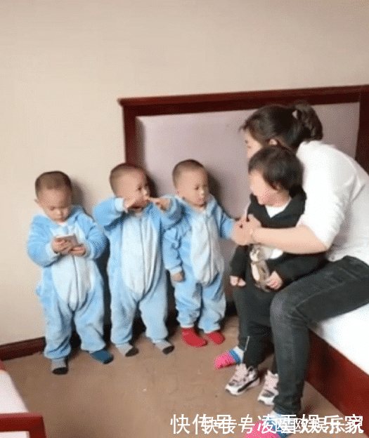 二胎政策|三胞胎把小姨打哭,妈妈一问谁打的,宝宝的反应逗乐妈妈