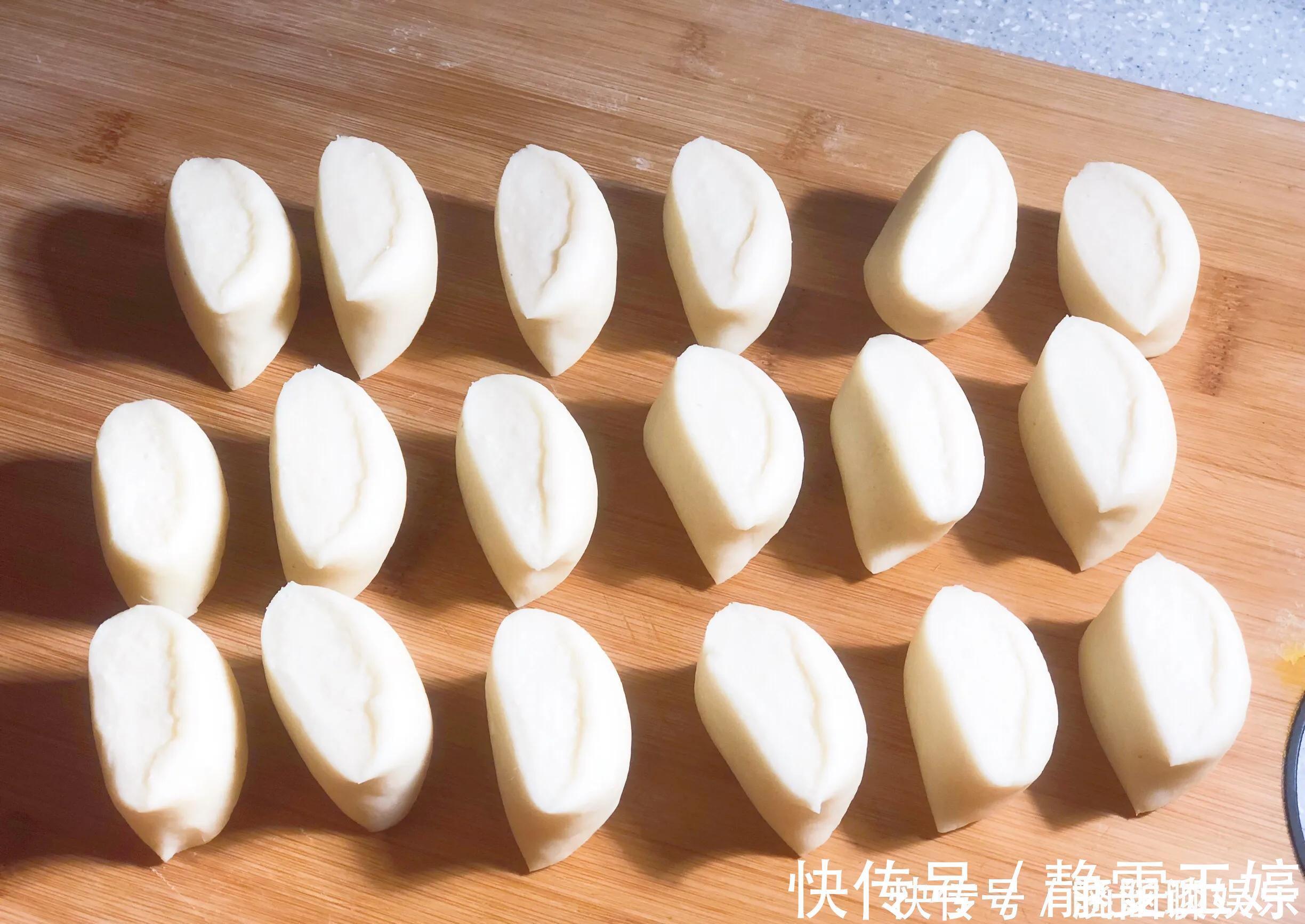 快手鲜香韭菜盒子，不发面不用饺子皮，隔几天都不硬，放凉更好吃