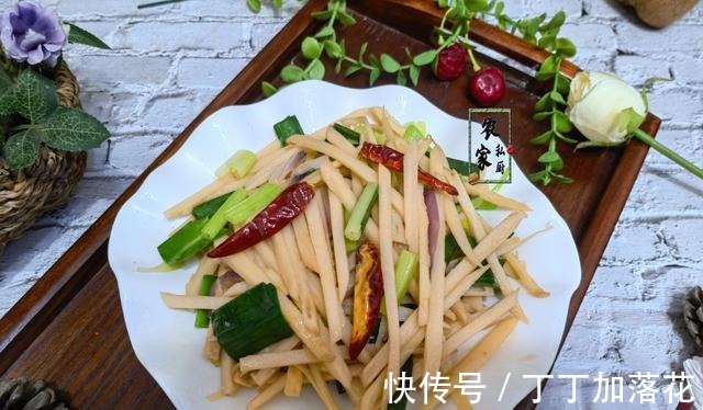 它是淤泥里的宝贝，却洁白如玉，我家一周吃五次，又脆又香真下饭！