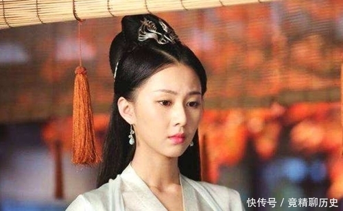 求亲|两家同时求亲,父母问女儿想嫁富人还是穷人,女儿回答8字成经典