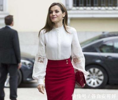 西班牙王后太惊艳！穿粉色透明纱裙美成小仙女，48岁还有颗少女心