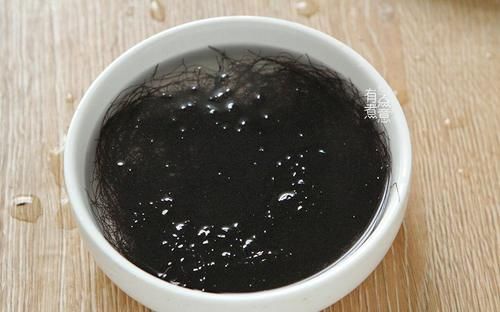  晚餐，这汤羹我家经常做，10分钟就上桌，鲜香嫩滑，好吃有营养