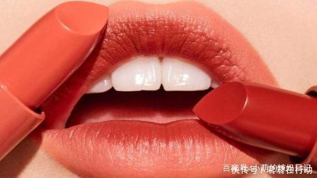 每天都涂“口红”的女人,几年后会有什么变化化妆师道出了实情