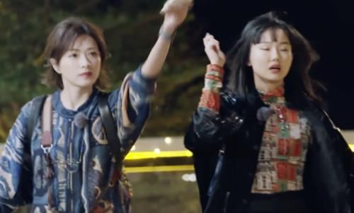  合适|姐姐不再乘风破浪，团综靠尴尬博眼球？宁静的追问是真相