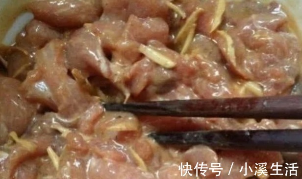 淀粉|无论炒什么肉,别只会用淀粉腌,教你一招,保证肉质鲜嫩又入味!