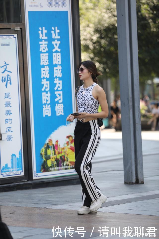 时尚都市女性,要学会巧搭“豹纹”,展现别样“野性”魅力