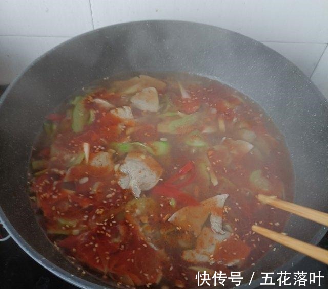 红油|红油猪肝面，香辣过瘾，顺滑爽口！