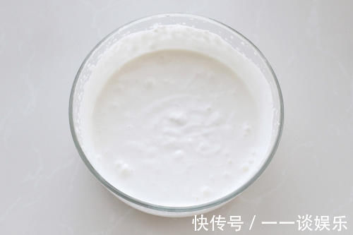 蛋糕|火遍全网的豆乳奶盖蛋糕，细腻浓郁一口就沦陷，原来做法非常简单