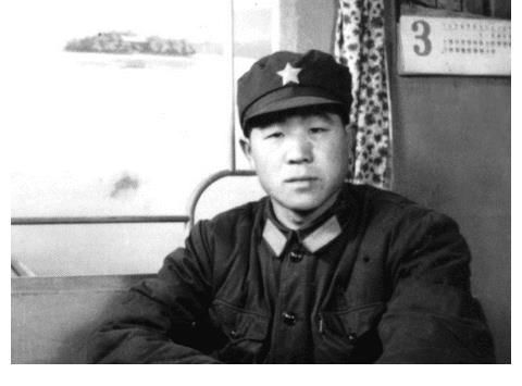 透明的红萝卜&1967年,莫言因拔了生产队一根萝卜,被父亲用蘸盐水的绳子打