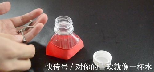 塑料瓶上套个气球, 能为家里省下不少钱, 看完您会感谢我的