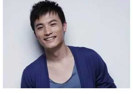 耿乐，90年代的文艺片男主，当下《突围》中的“牛魔王”