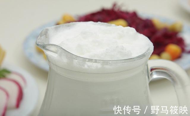 酸奶是早上喝还是晚上喝营养师喝酸奶的2个时间点今天才知道