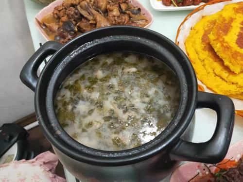 初五二姐请客，姐夫准备12人晚餐，260元吃到扶墙，比饭店强