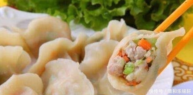 老板|调饺子馅，放香油还是食用油饺子馆大厨都不对，放它香味四溢