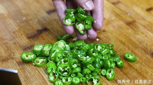 腐竹|豆皮这个做法太好吃了，每次做一大碗都不够吃，比吃肉还过瘾