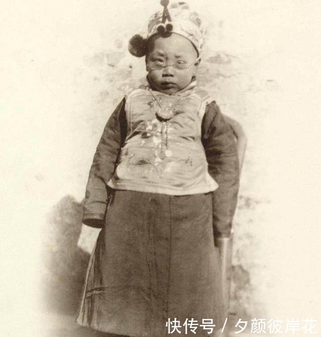 片中的人|清末奇葩老照片儿童出门戴的帽子差点让我笑尿,奇葩真多!