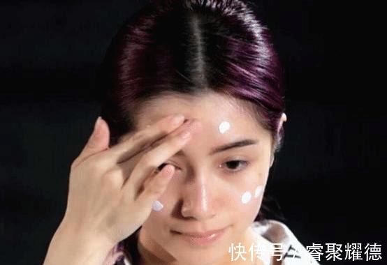 眉笔|建议女生:不管何时出门尽量化淡妆,教你正确顺序,减龄又漂亮