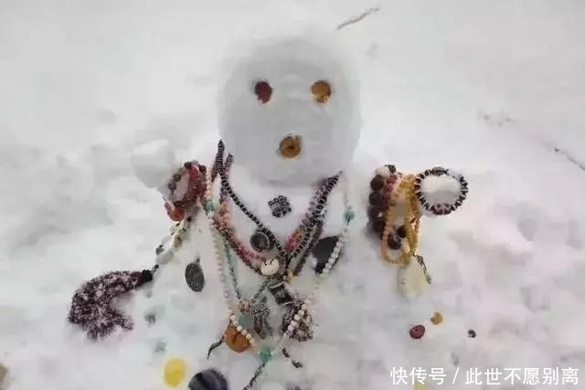 都靠堆文玩雪人炫富啦！土豪雪人谁家强？看一次笑一次，太厉害了