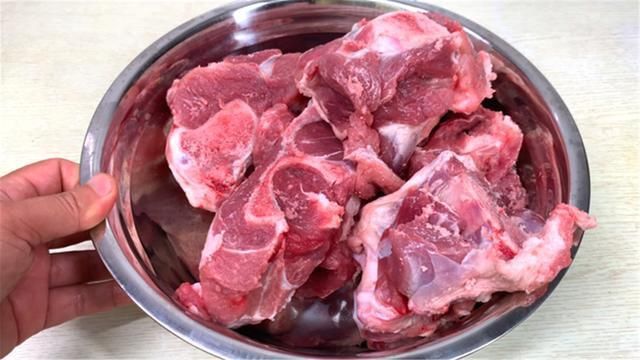鸡肉|夏天要多吃此肉，比鸡肉便宜，比牛羊肉鲜美，营养滋补好吃不胖