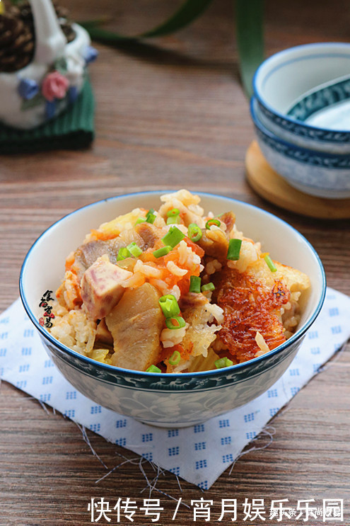  大米|煲仔饭，用电饭锅也能做，焦香营养又便捷，不用守在灶台前