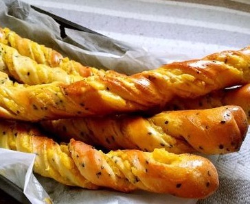 1碗面粉2个鸡蛋,做好吃的开口笑,香酥可口,大人小孩都爱吃