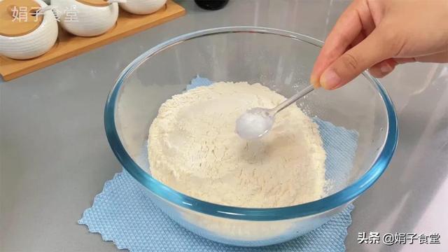 猪肉饺子好吃有窍门,调馅多加这一步,比饺子馆的好吃,又鲜又香