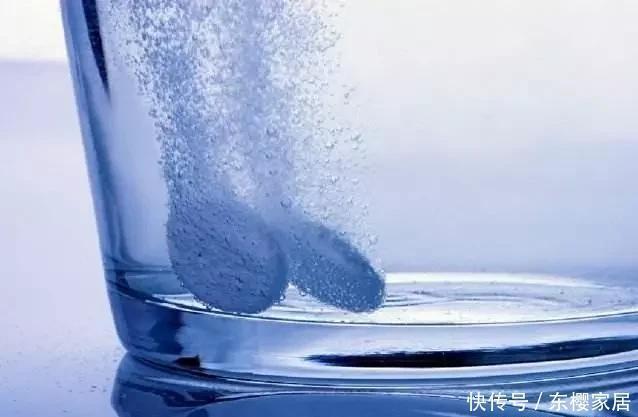 2种小药片,砸碎扔水里浇花,不烂根,不黄叶,花卉越长越旺