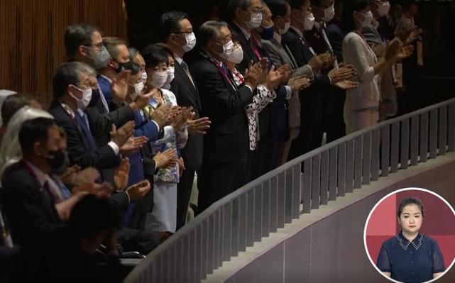 旗手|残奥会重大失误!国旗升错后,谁注意官员们的举动,辣眼睛