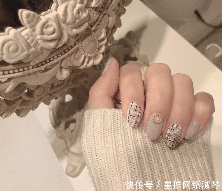 超有名媛范儿的甜美小香风美甲,精致不浮夸,千万别错过