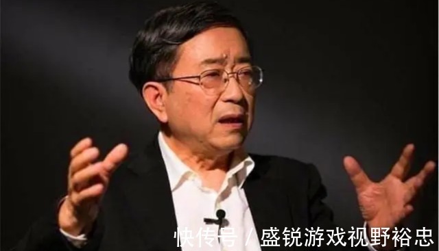 棉纺厂@余秋雨靠妻子寄打工费生活,成名后却抛弃妻子,娶“唐僧母亲”