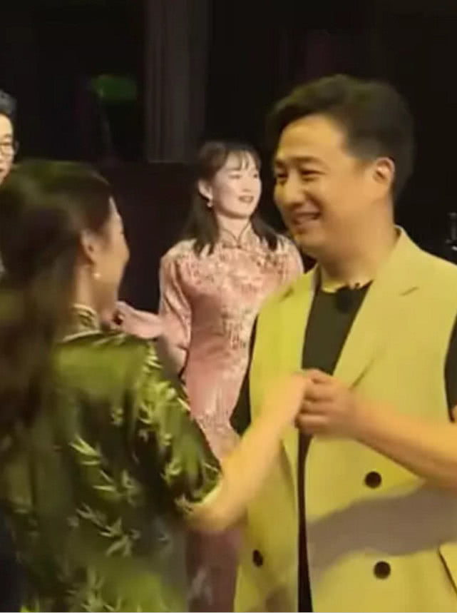 全員|嘉賓頻繁請(qǐng)假,《極挑》收視率下滑,新導(dǎo)演道歉下期全員集結(jié)!